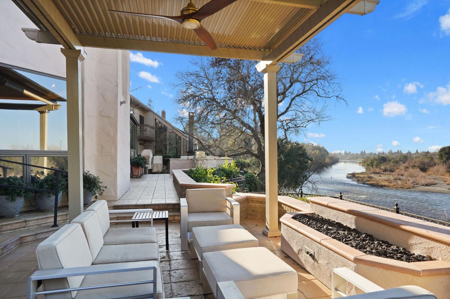 9801 Mira Del Rio Drive