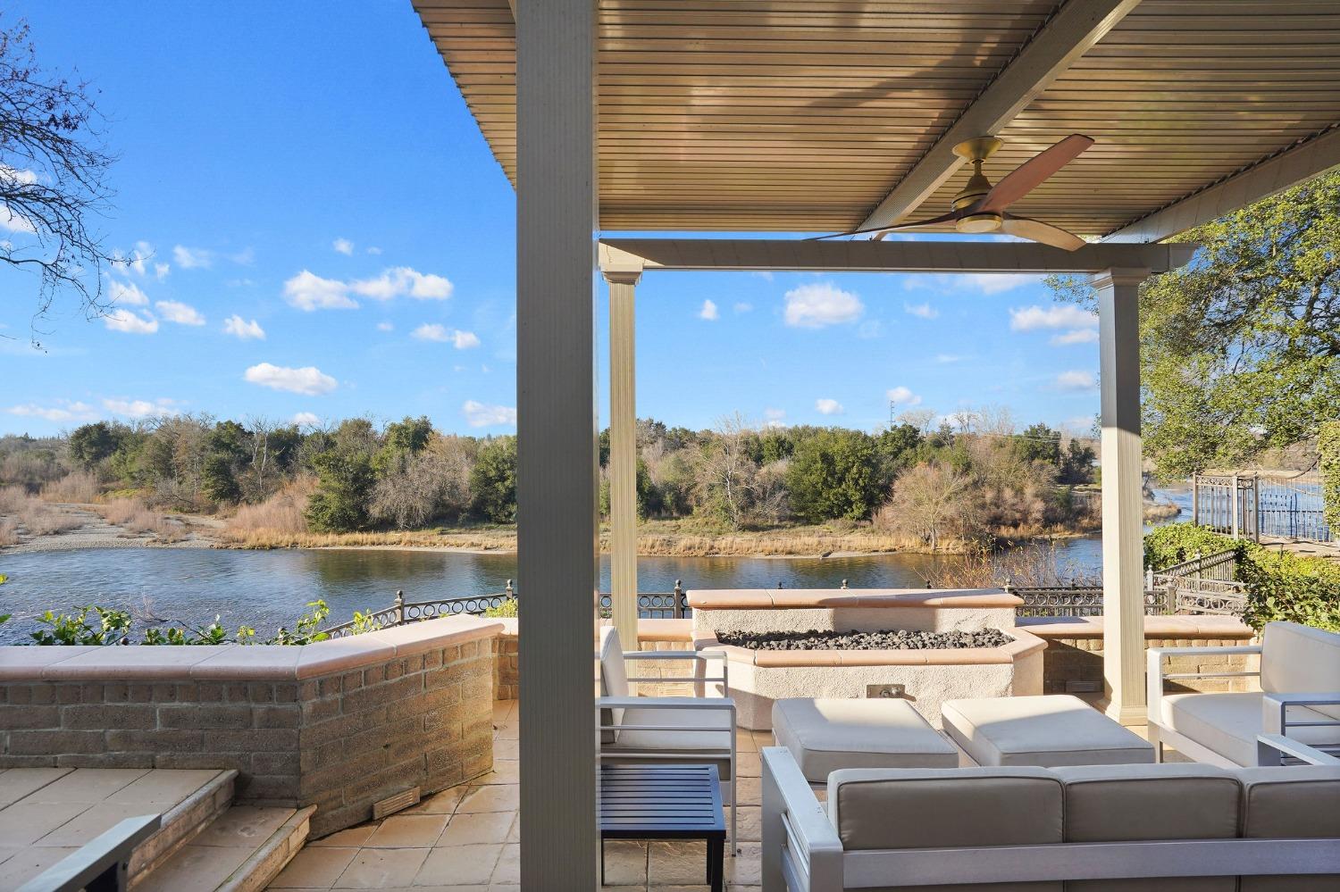 9801 Mira Del Rio Drive