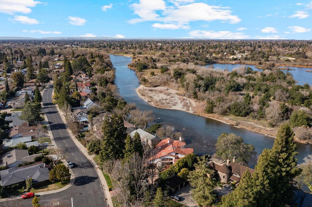 9801 Mira Del Rio Drive