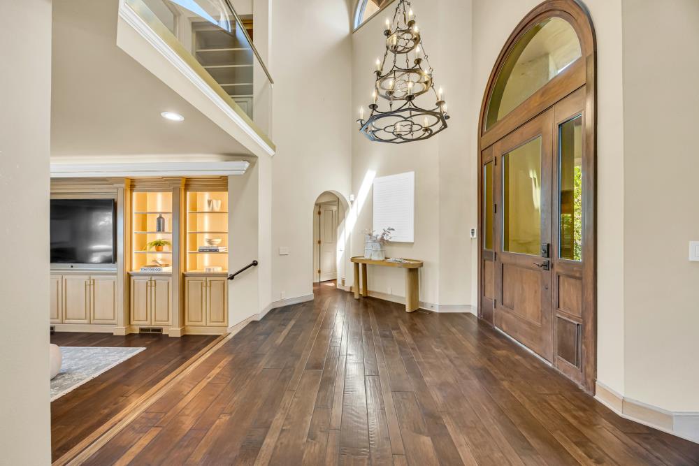 9801 Mira Del Rio Drive