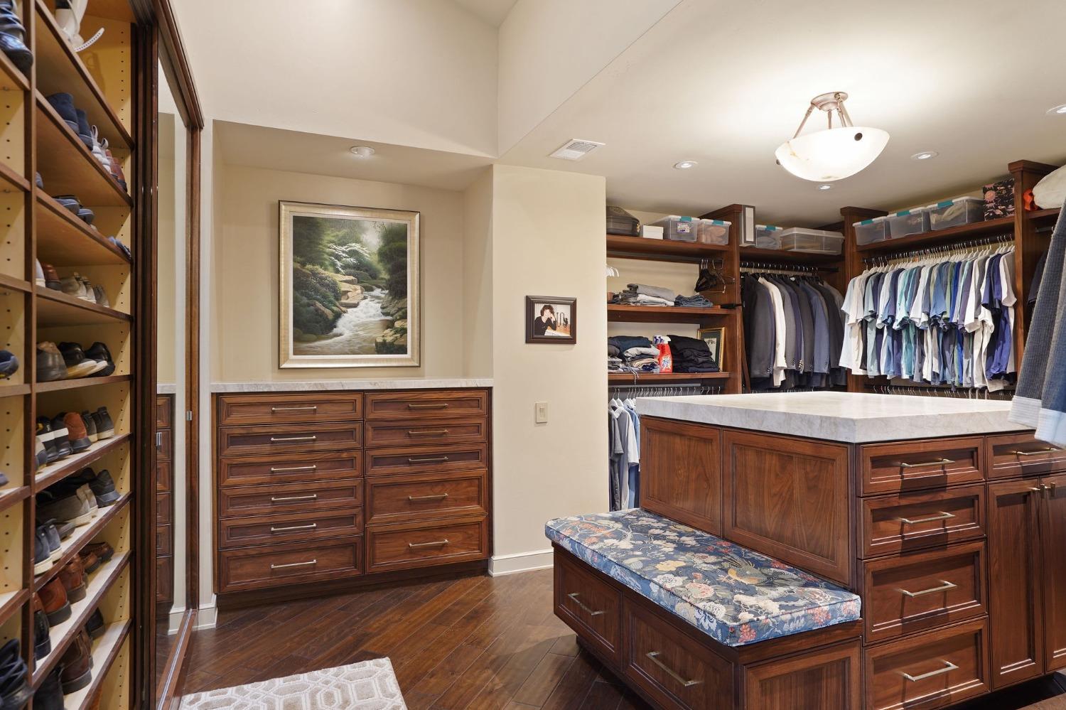 9801 Mira Del Rio Drive