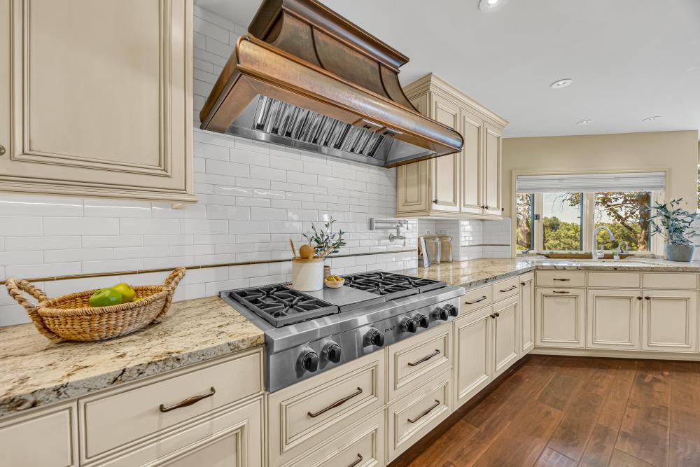 9801 Mira Del Rio Drive