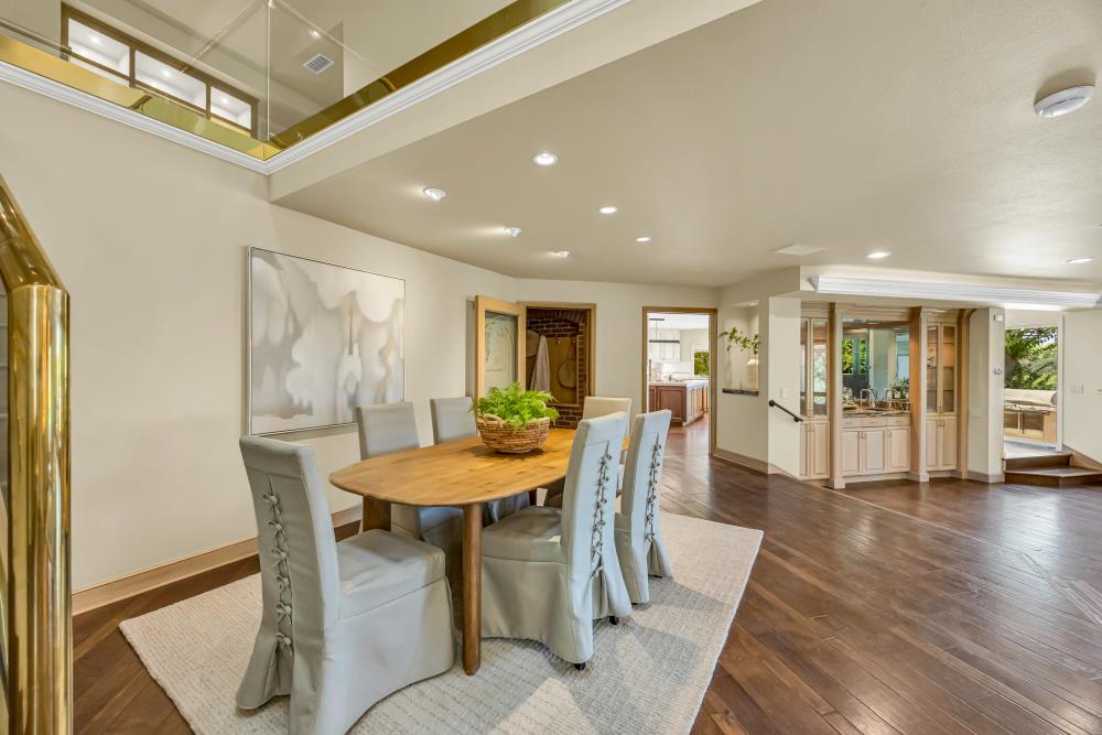 9801 Mira Del Rio Drive