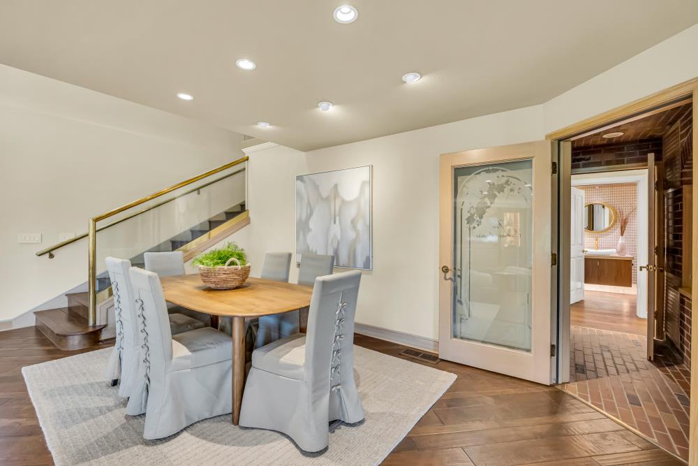 9801 Mira Del Rio Drive