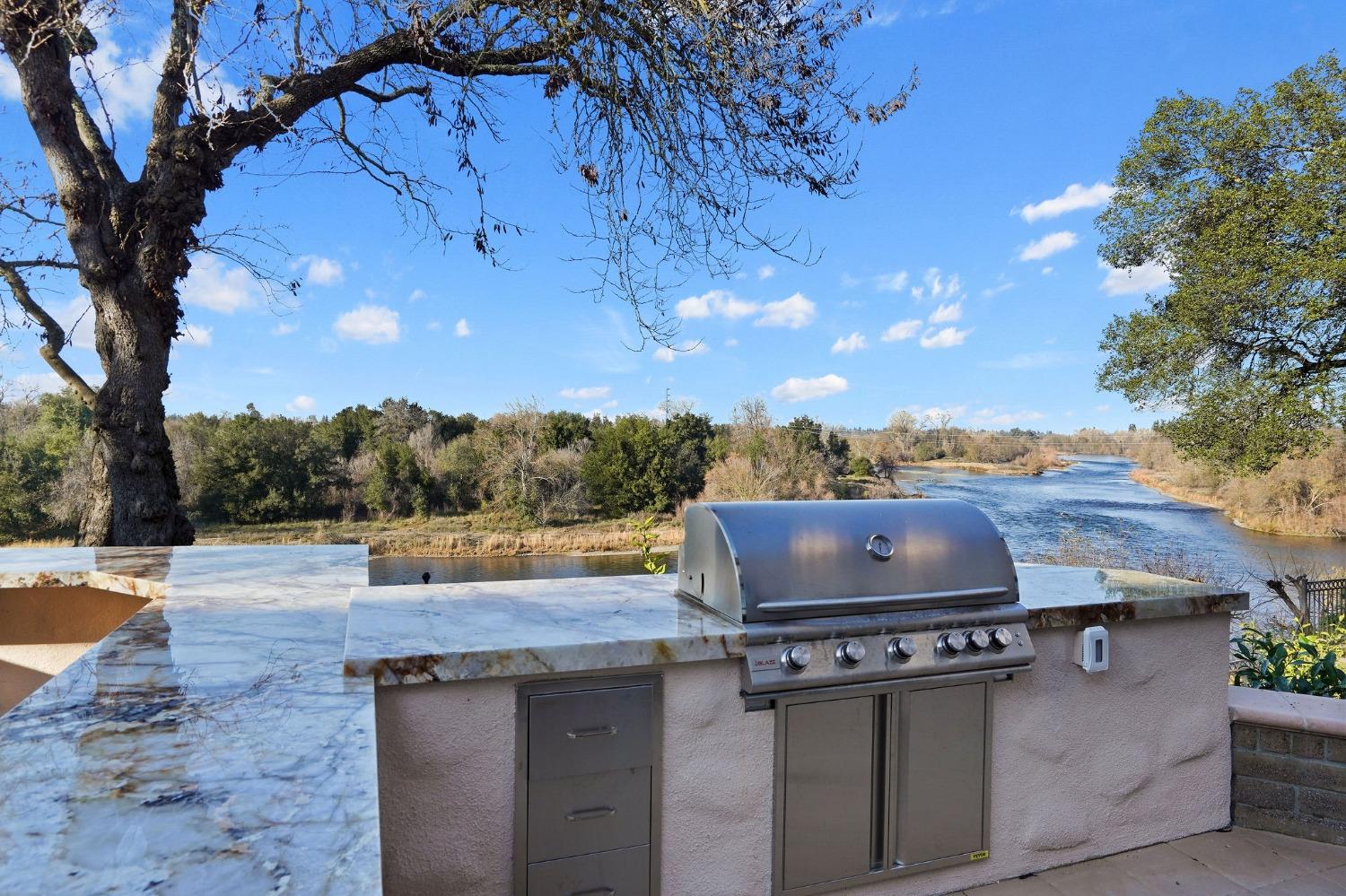 9801 Mira Del Rio Drive