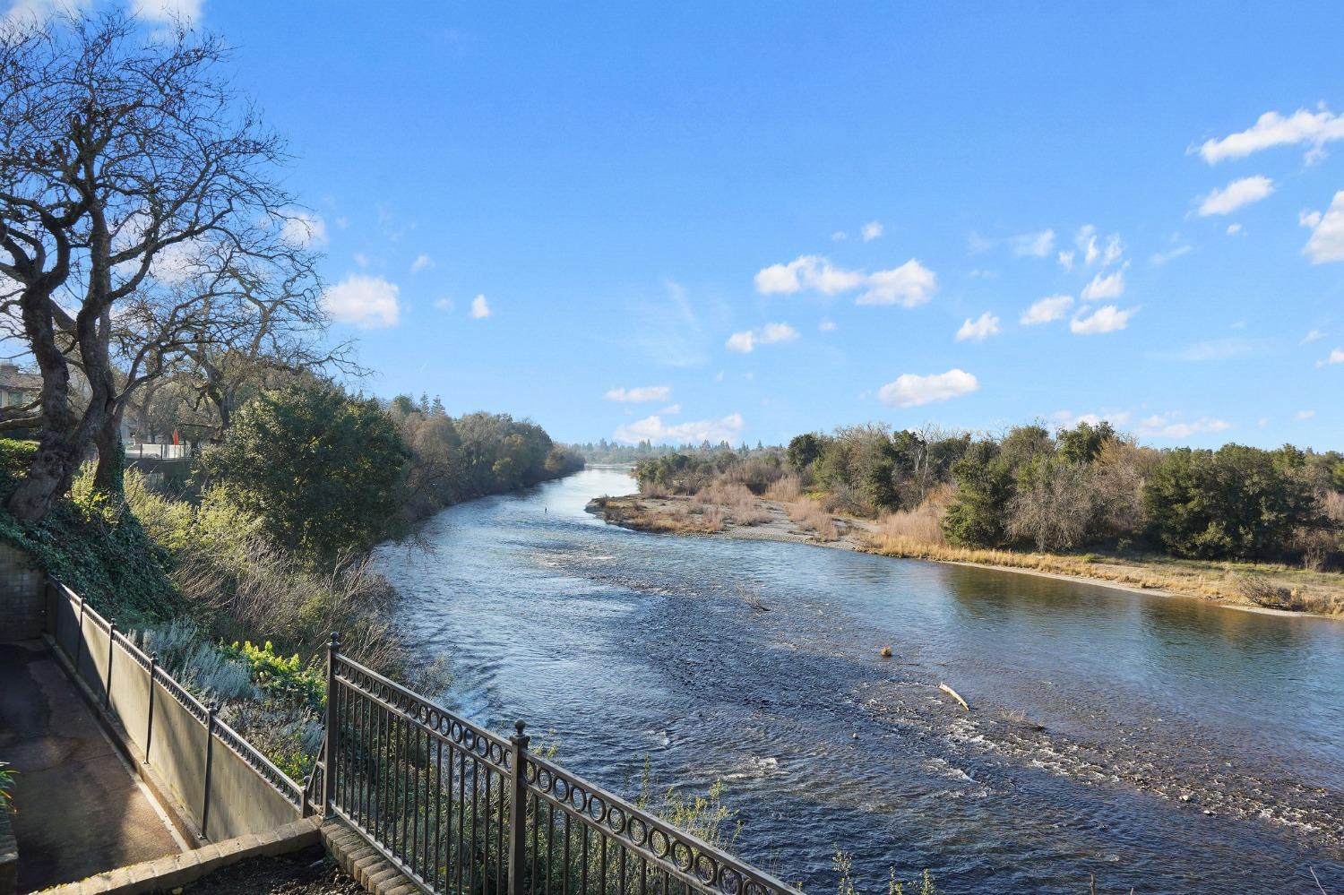 9801 Mira Del Rio Drive