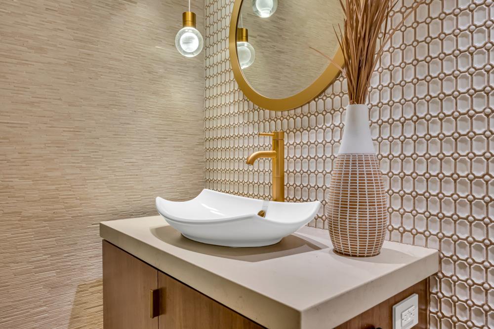 9801 Mira Del Rio Drive