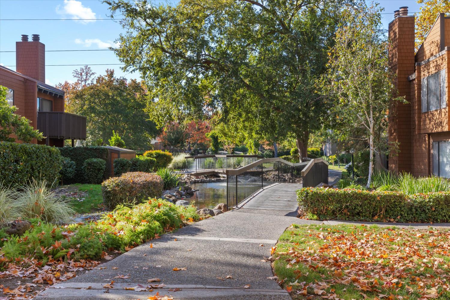 608 Woodside Sierra 1