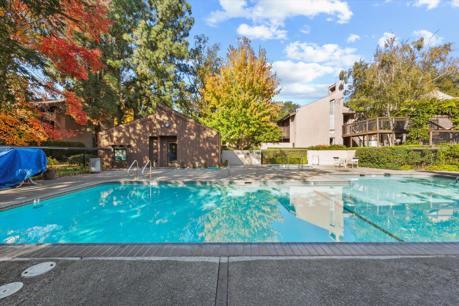 608 Woodside Sierra 1