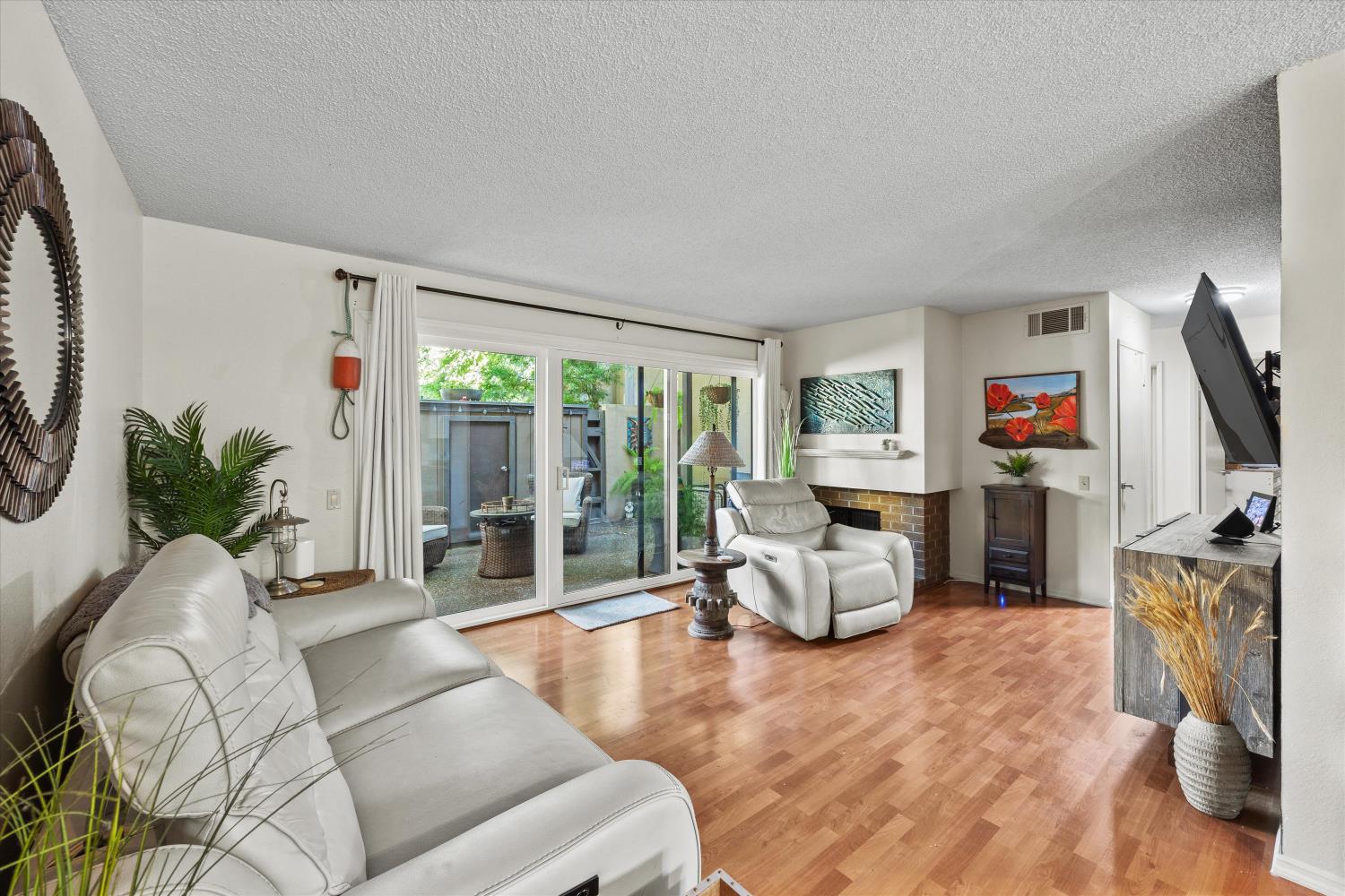 608 Woodside Sierra 1