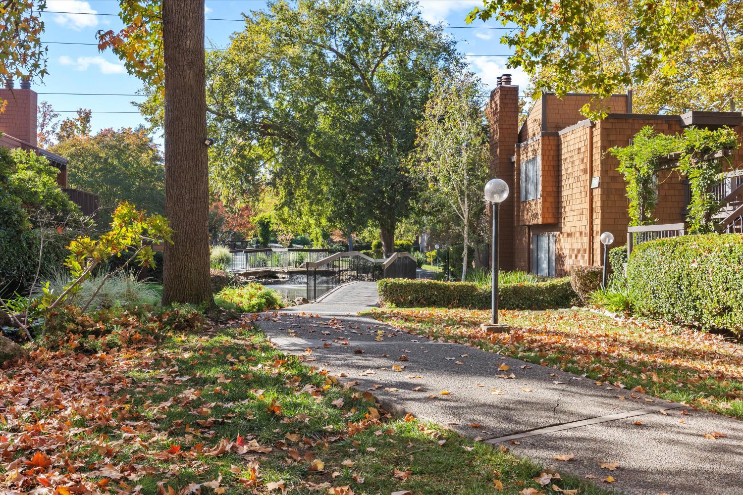 608 Woodside Sierra 1