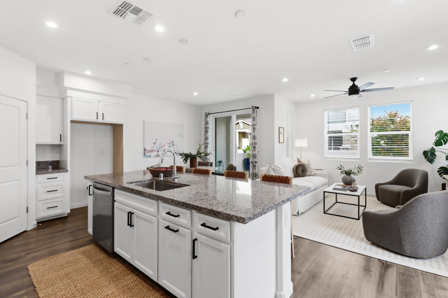 3050 Copper Rose Walk