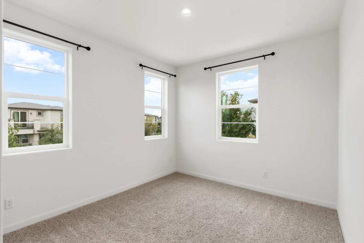 3050 Copper Rose Walk