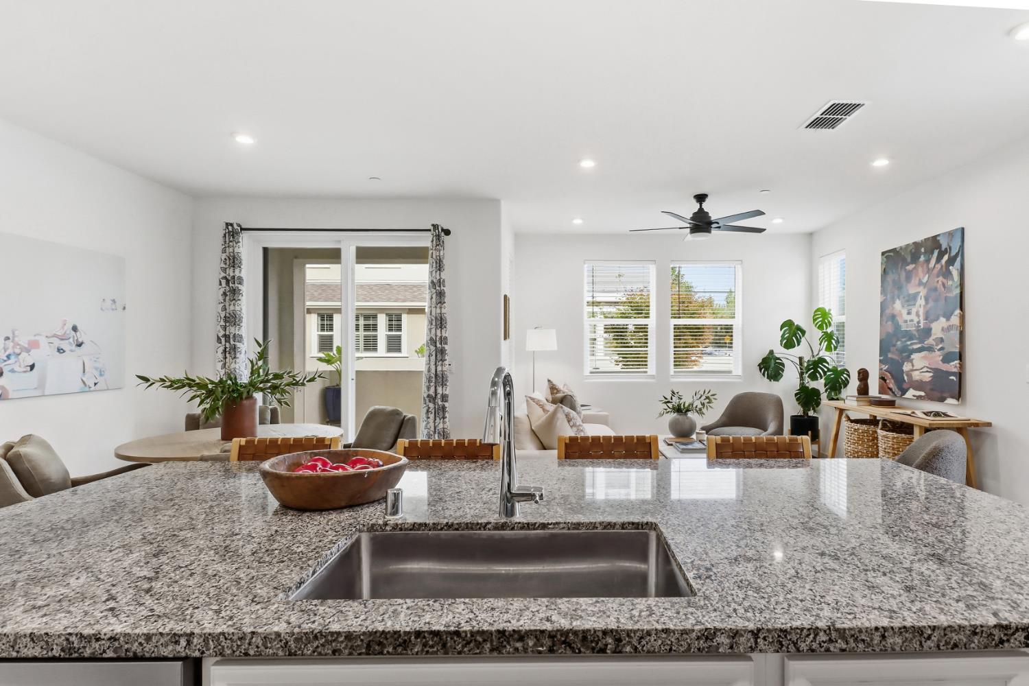 3050 Copper Rose Walk