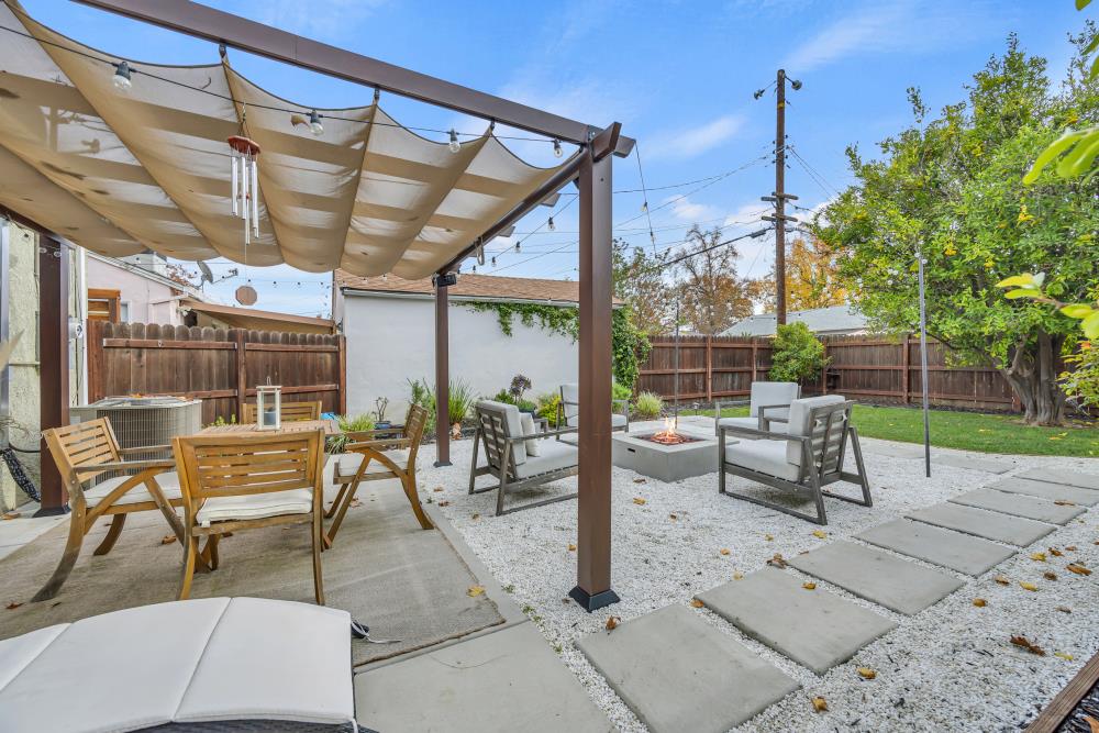 4912 Virginia Way