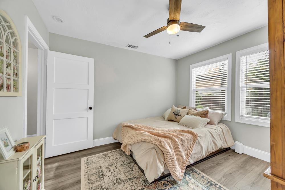 4912 Virginia Way