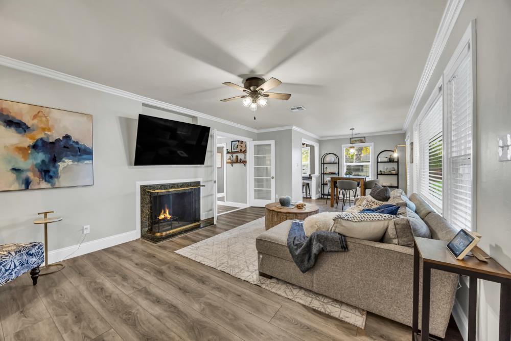 4912 Virginia Way