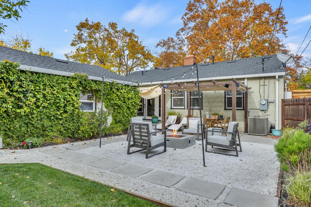 4912 Virginia Way