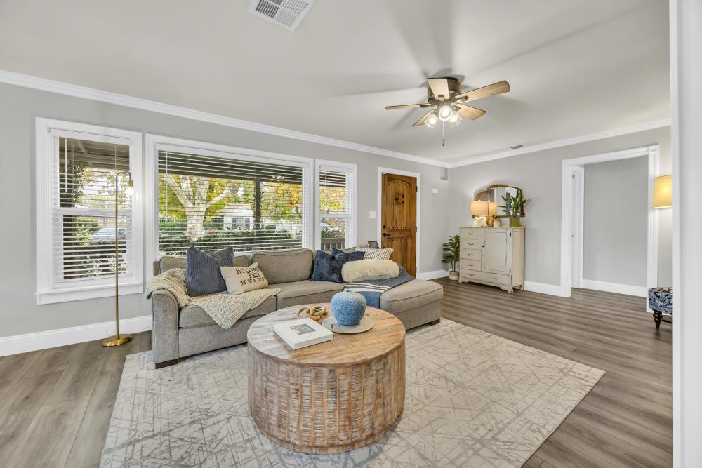 4912 Virginia Way