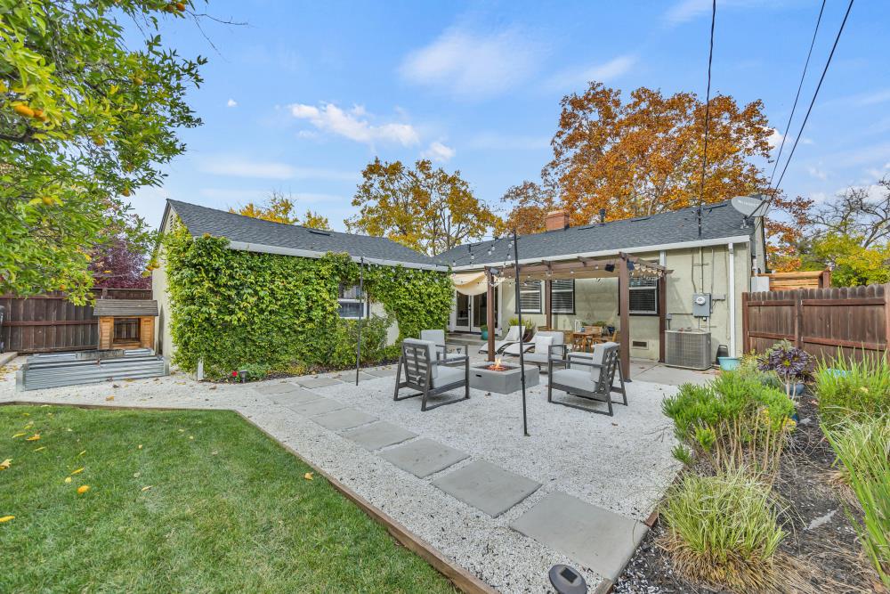 4912 Virginia Way