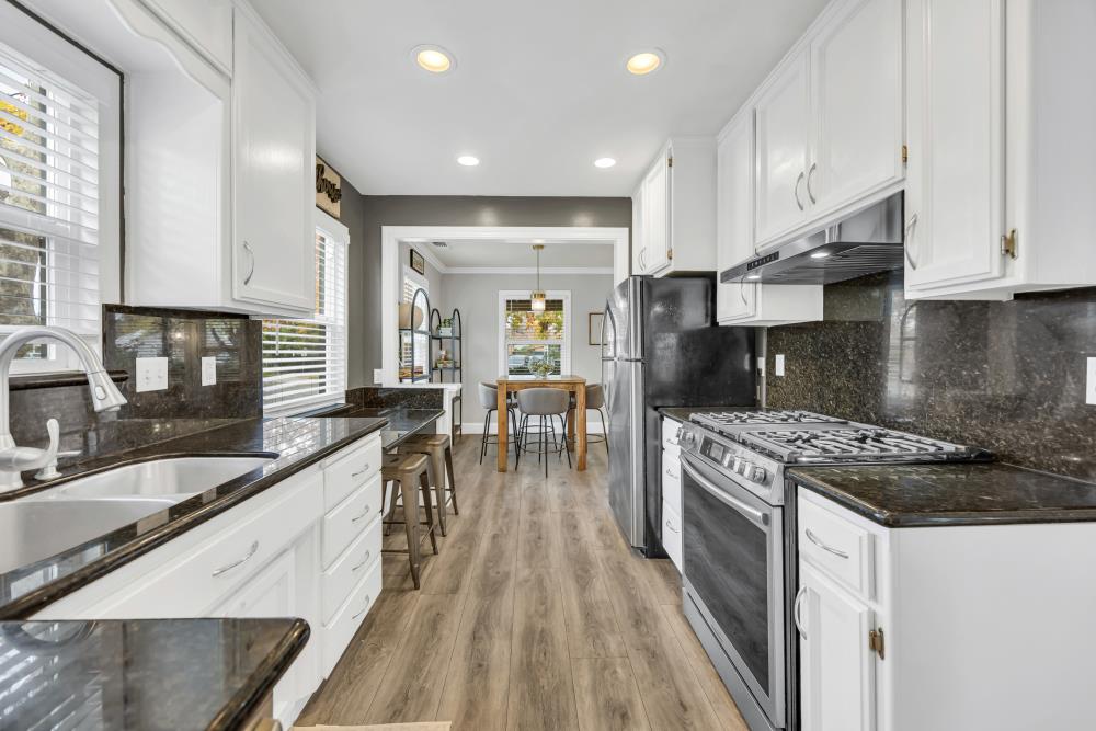 4912 Virginia Way