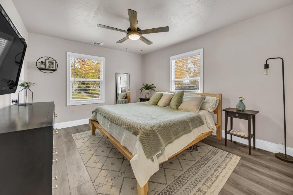 4912 Virginia Way
