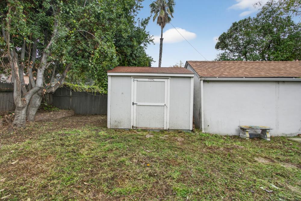 2121 Royal Oaks Drive