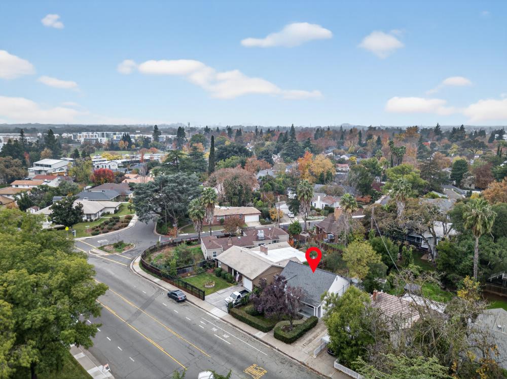 2121 Royal Oaks Drive