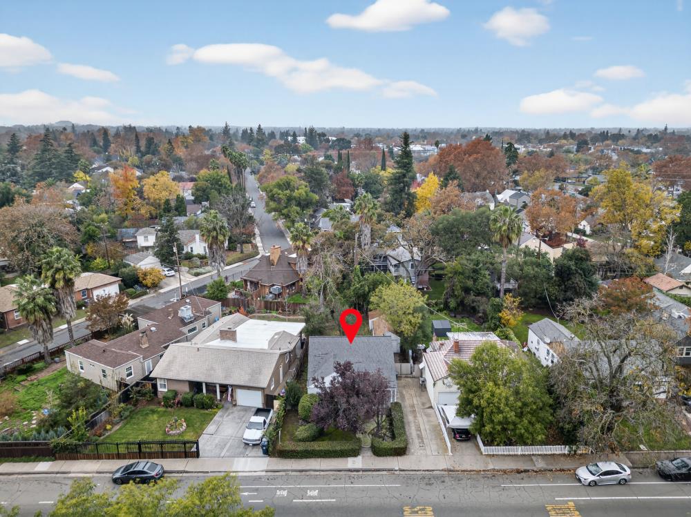 2121 Royal Oaks Drive