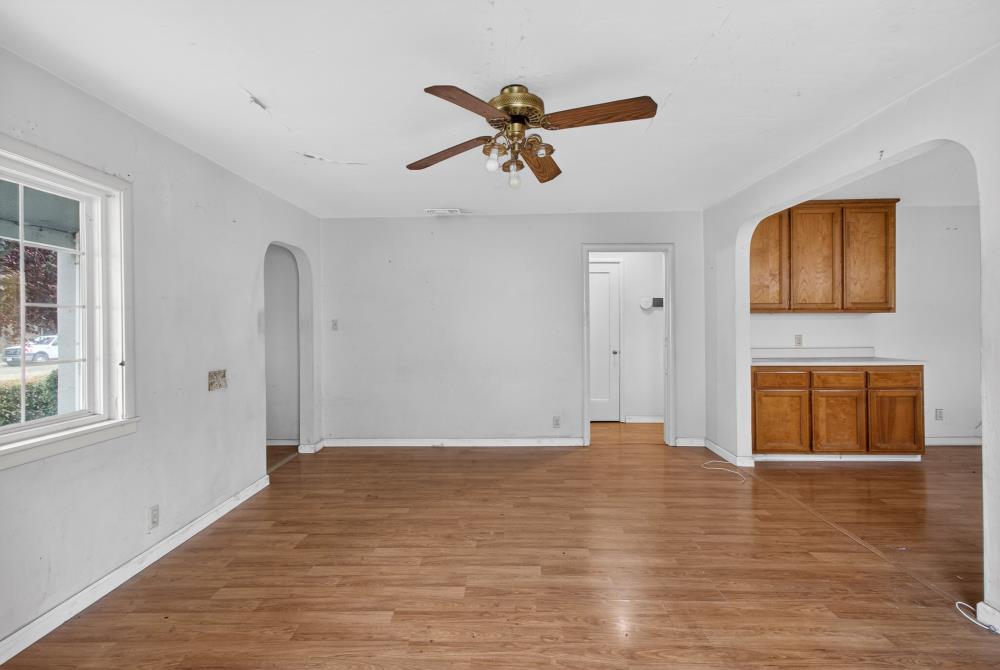 2121 Royal Oaks Drive