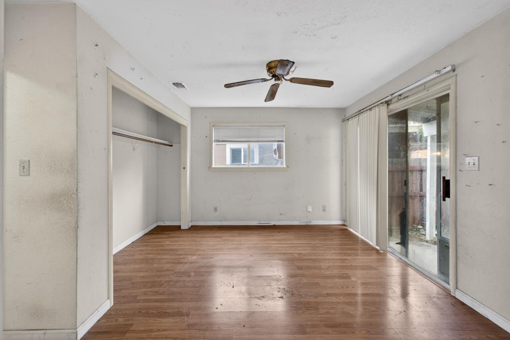 2121 Royal Oaks Drive