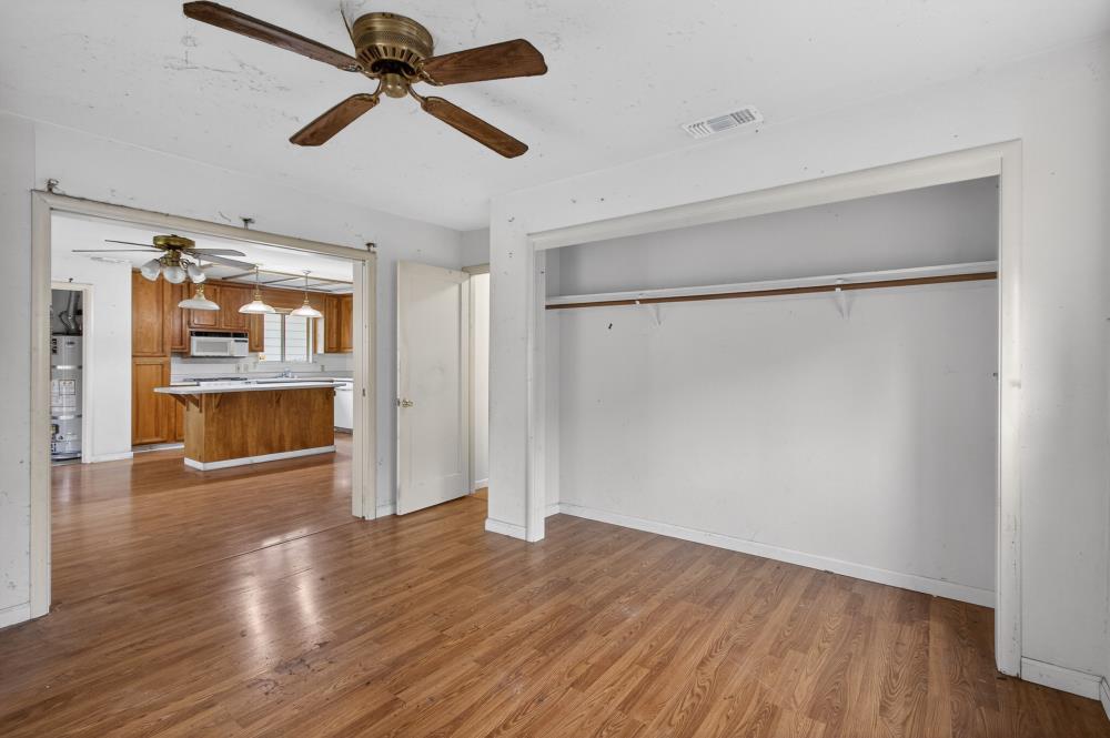 2121 Royal Oaks Drive