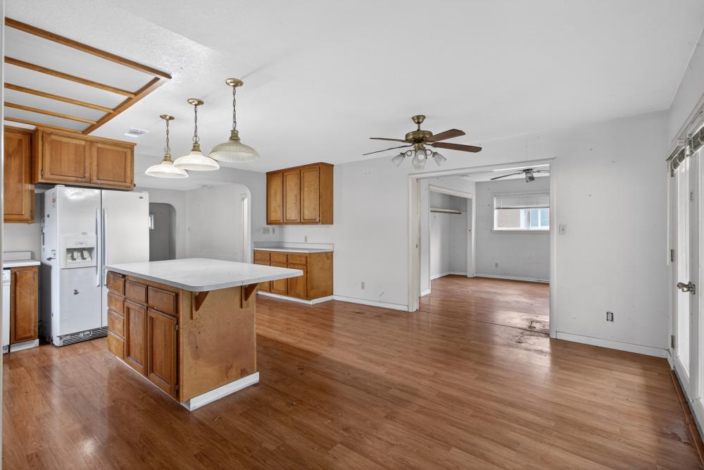 2121 Royal Oaks Drive