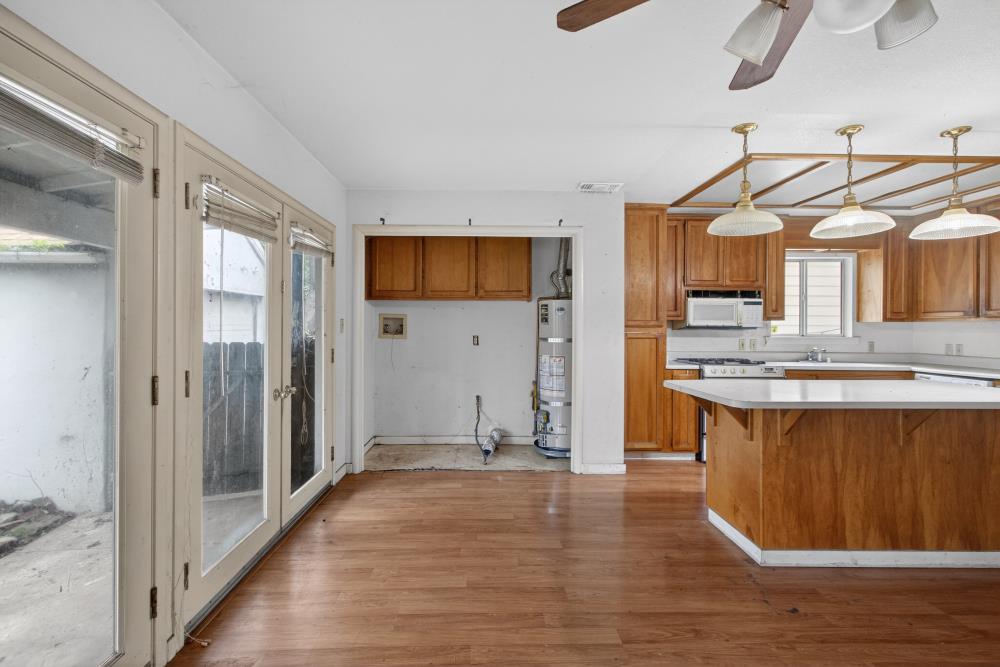 2121 Royal Oaks Drive