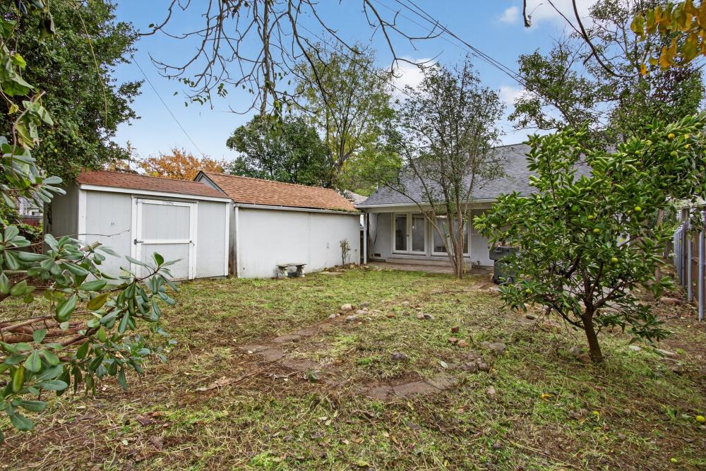 2121 Royal Oaks Drive