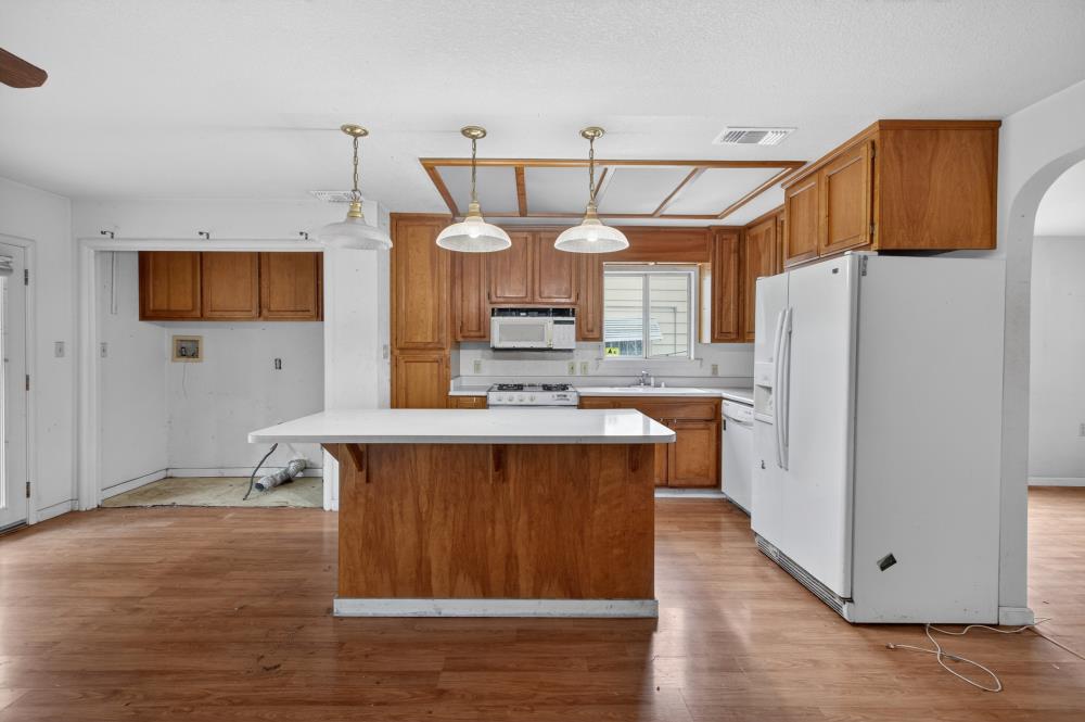 2121 Royal Oaks Drive