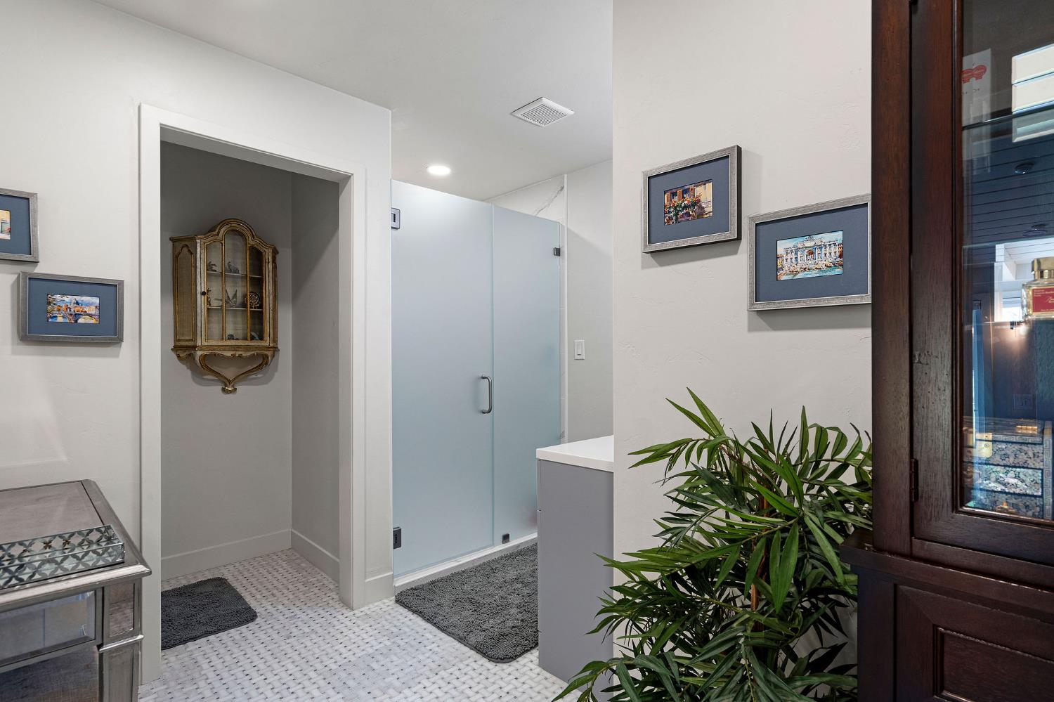 1507 Los Molinos Way