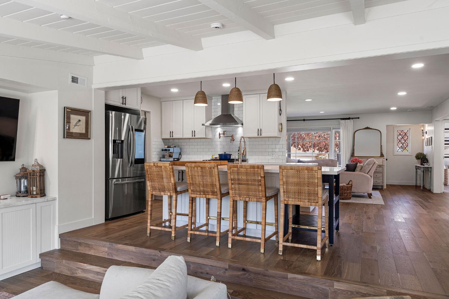 1507 Los Molinos Way