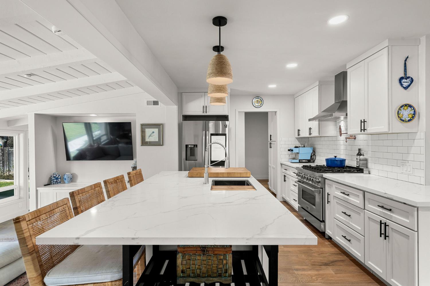 1507 Los Molinos Way