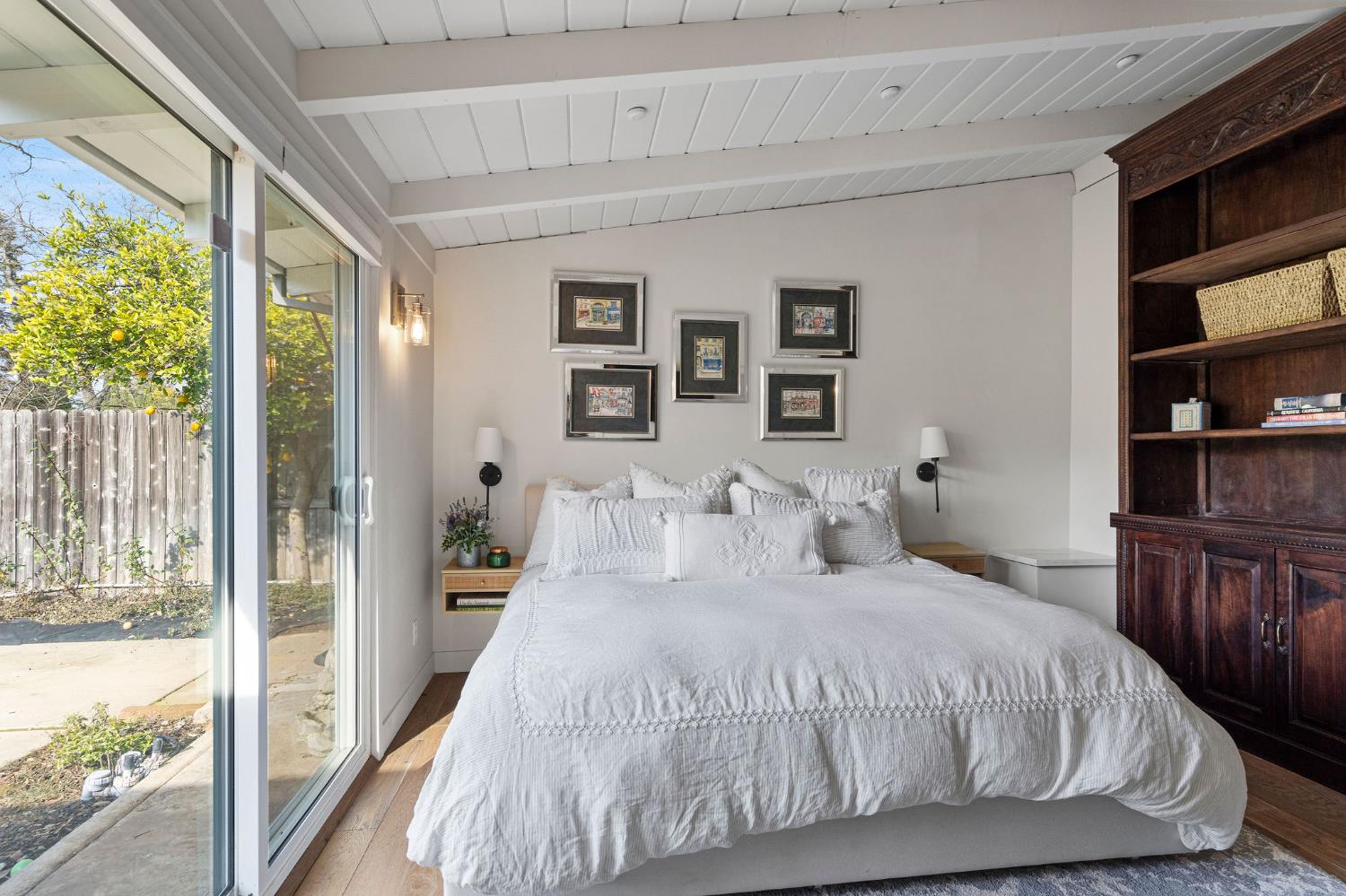 1507 Los Molinos Way