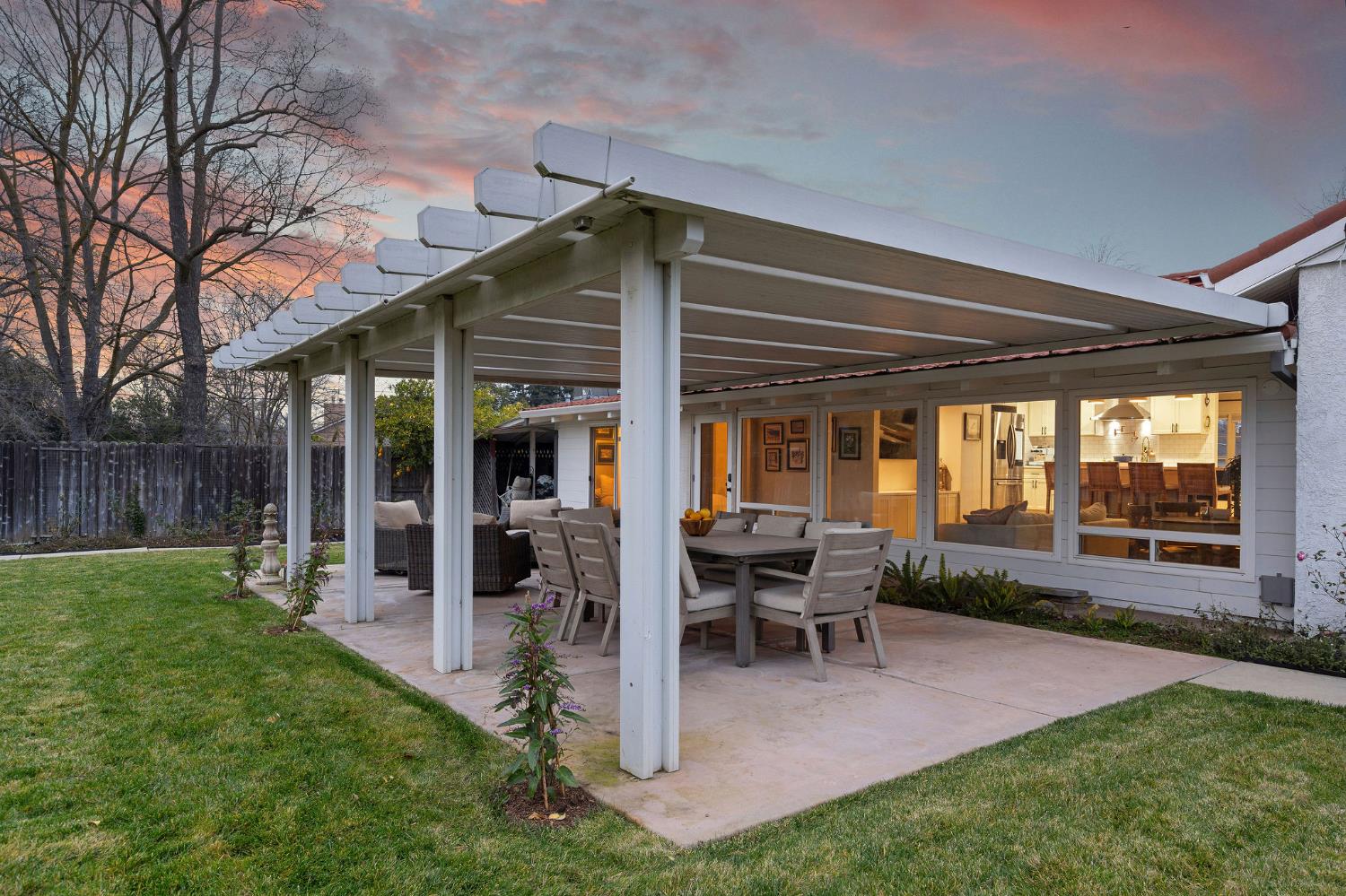 1507 Los Molinos Way