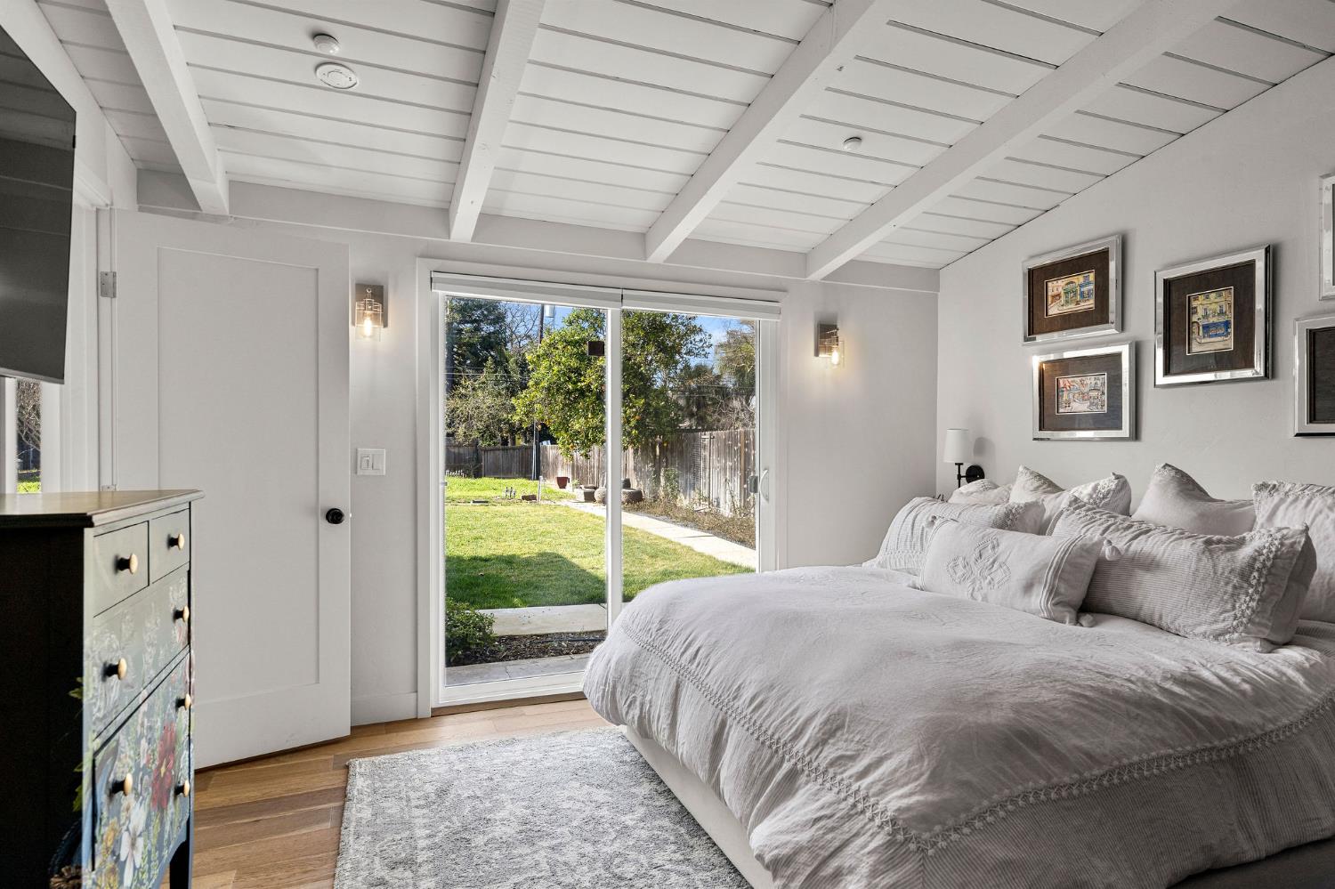 1507 Los Molinos Way