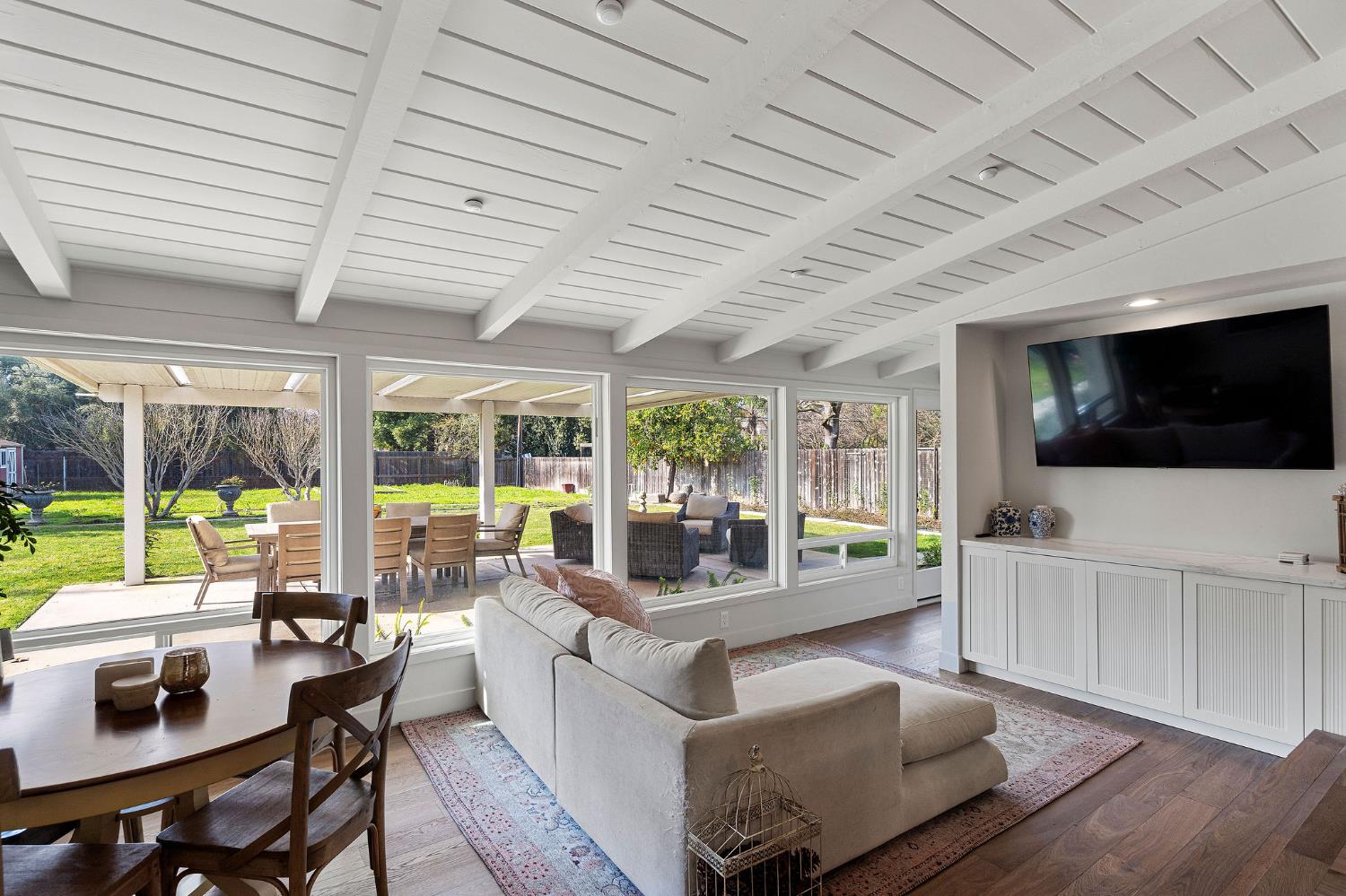 1507 Los Molinos Way