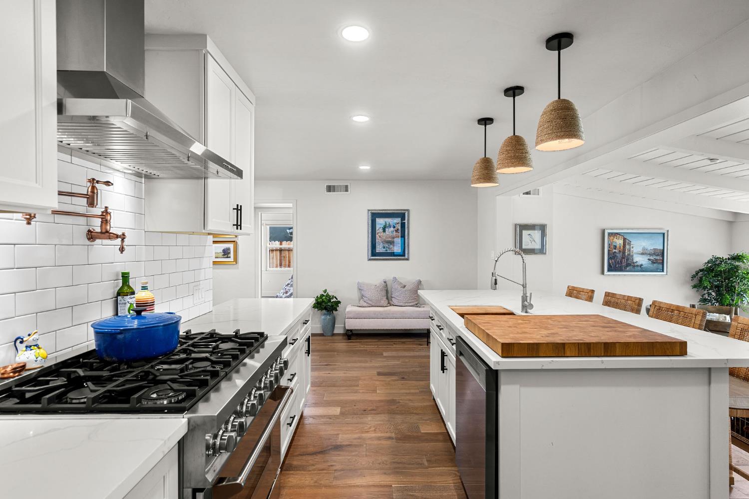 1507 Los Molinos Way