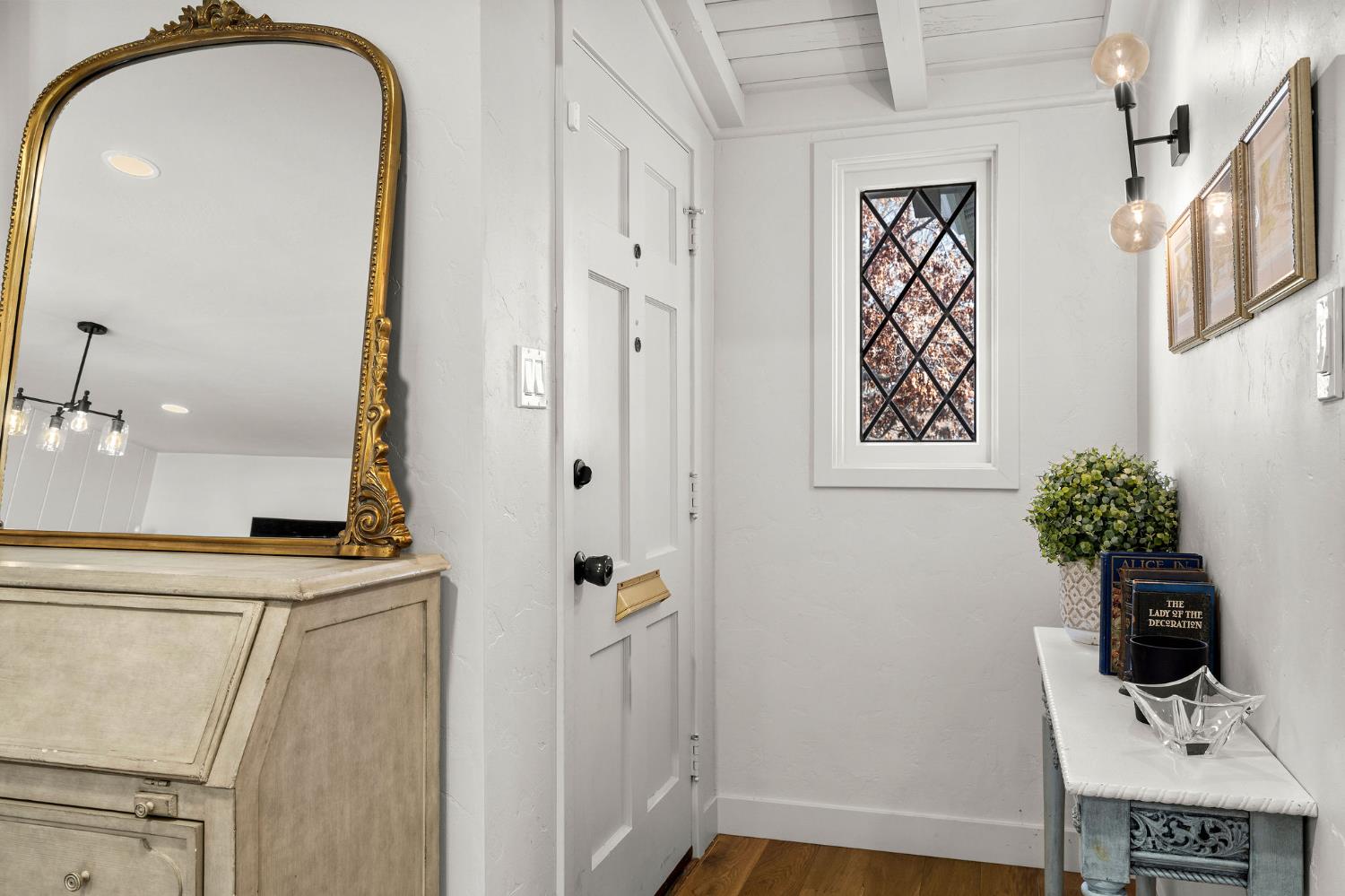 1507 Los Molinos Way