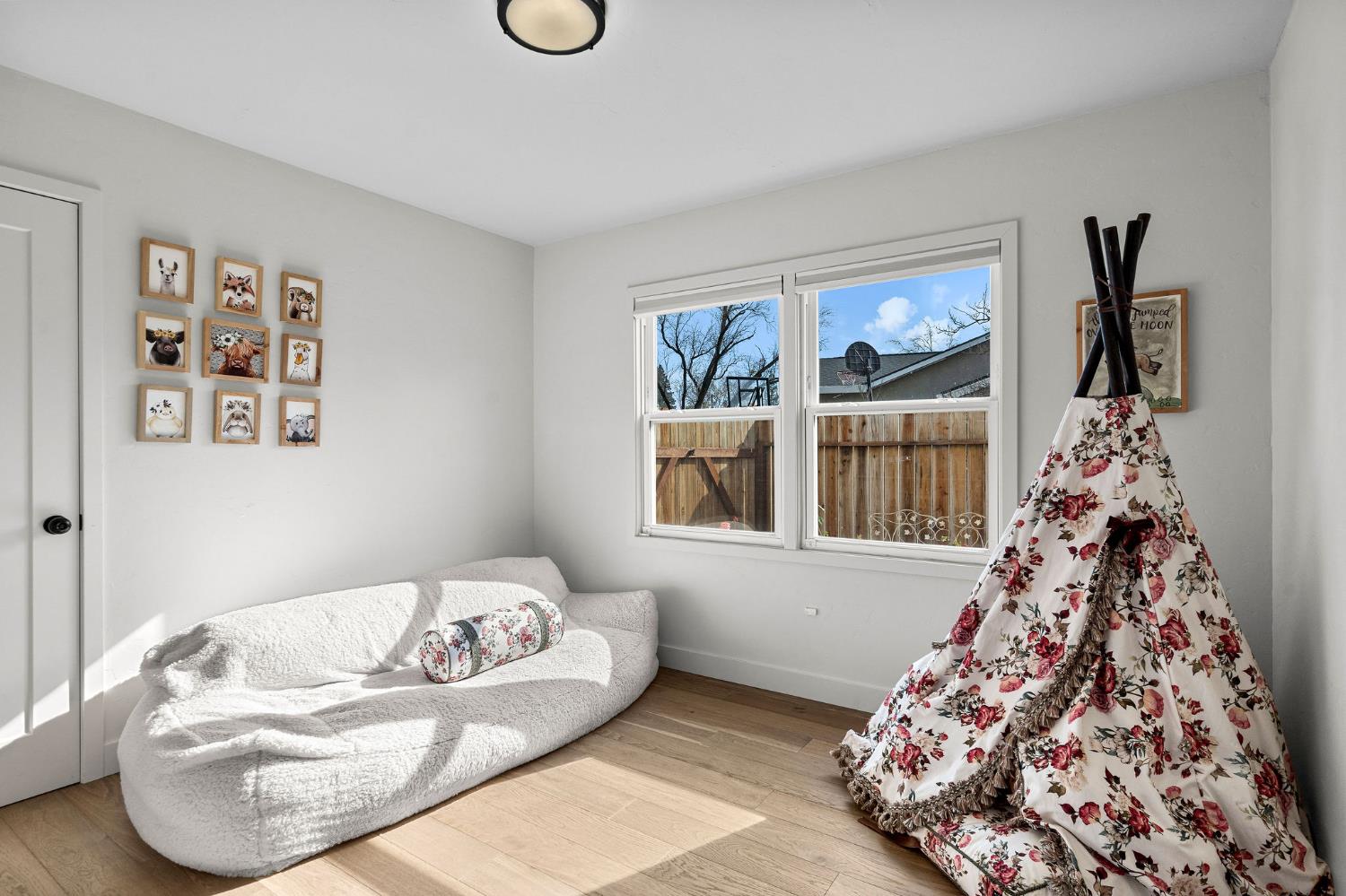 1507 Los Molinos Way