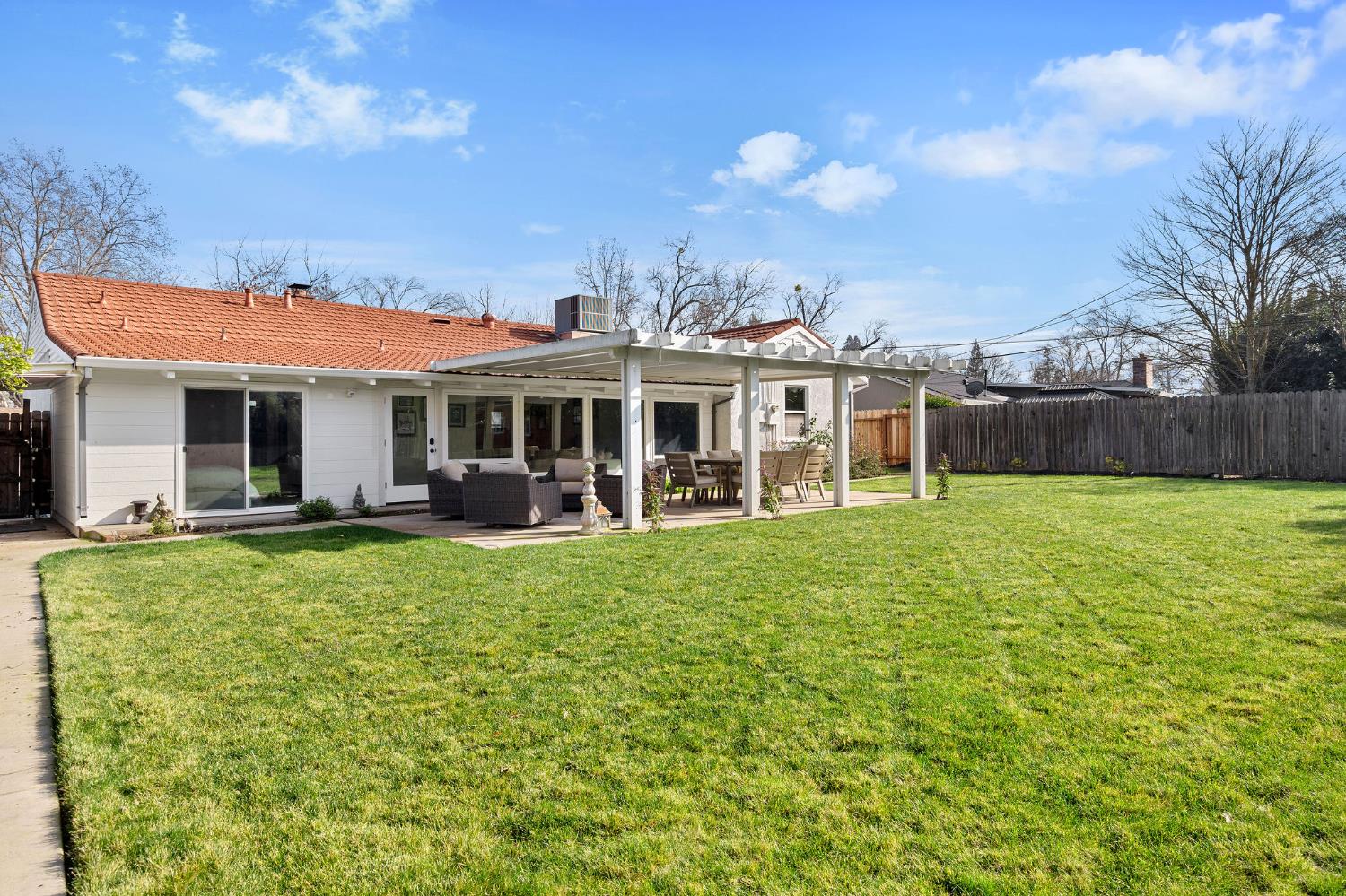 1507 Los Molinos Way