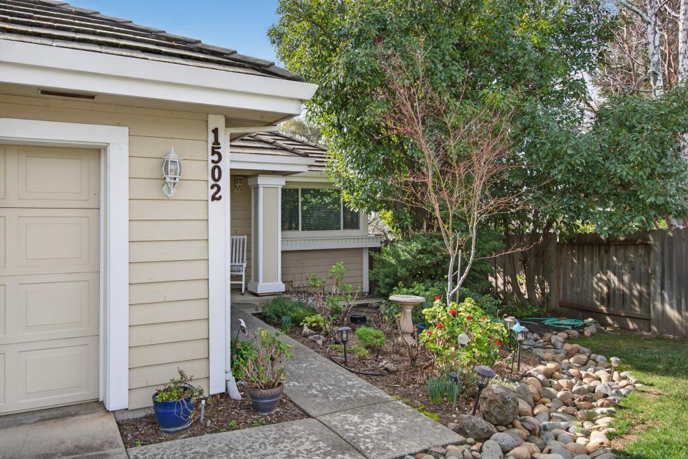 1502 Stone Way