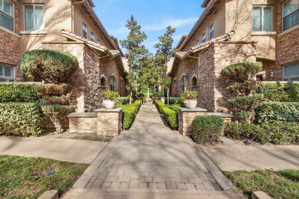 2430 Pavilions Place Lane 406