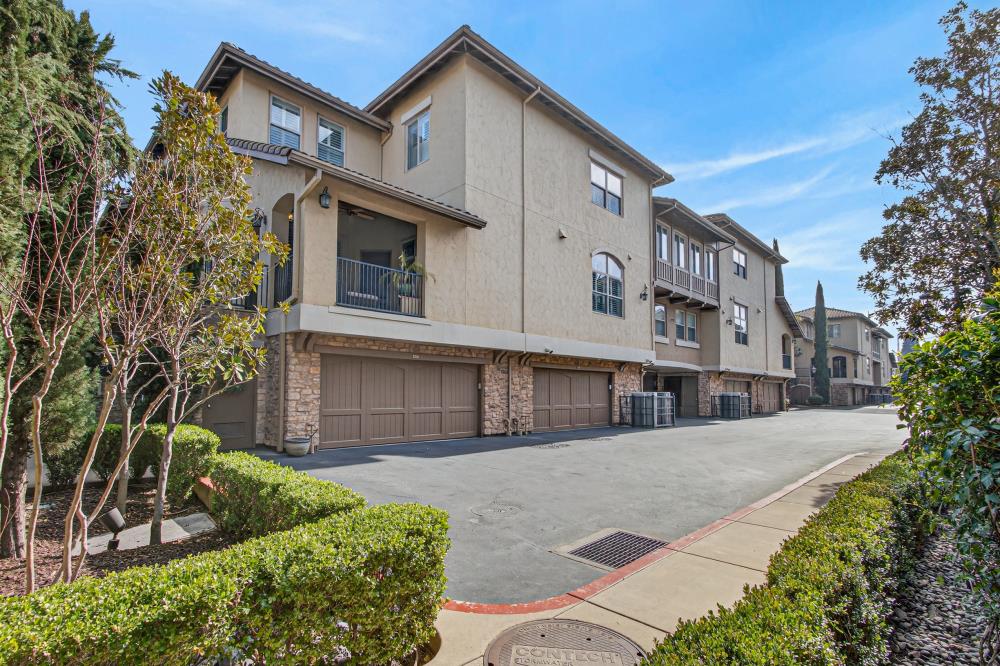 2430 Pavilions Place Lane 406